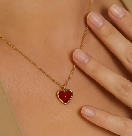 قلادة ذهبية على شكل قلب، قلادة من العقيق الأحمر، مجوهرات من العقيق الأحمر، قلادة رقيقة بتصميم بسيط، هدية عيد ميلاد للنساء، مجوهرات ذكرى الزواج
