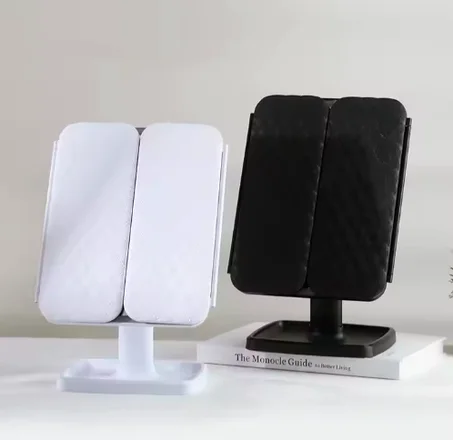 مرآة مكياج ثلاثية الطي مع إضاءة LED