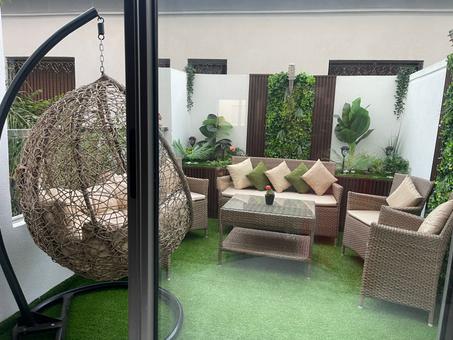 Espace zen extérieur – Élégance et nature réunies