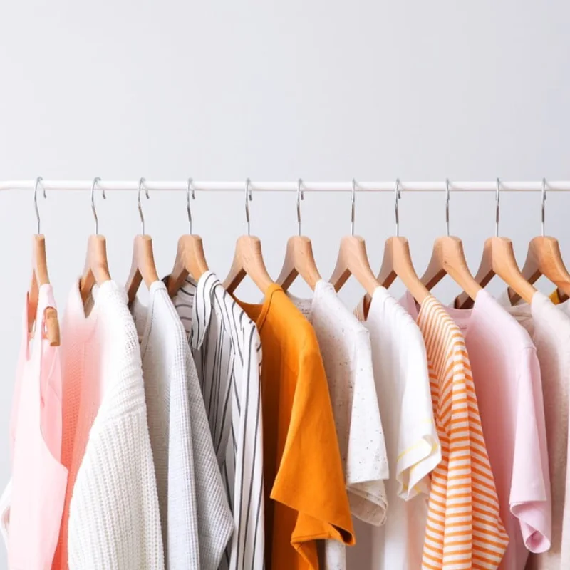 الــمــلابـــس