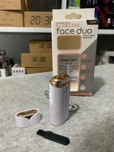 Rasoir électrique indolore avec lumière LED pour épilation instantanée du menton/lèvre supérieure