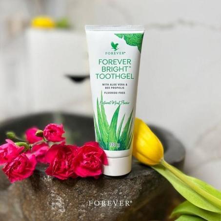 جل الأسنان فوريفر برايت بالصبار