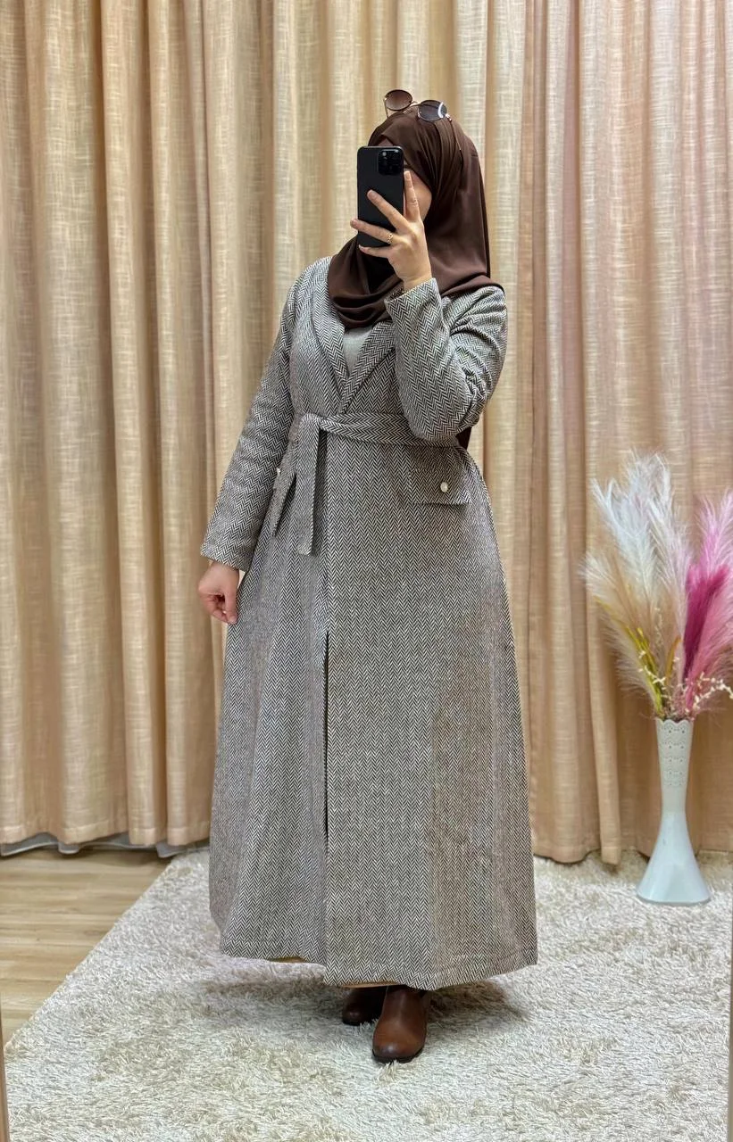 كاب طويل أنيق بثوب مستور ✨