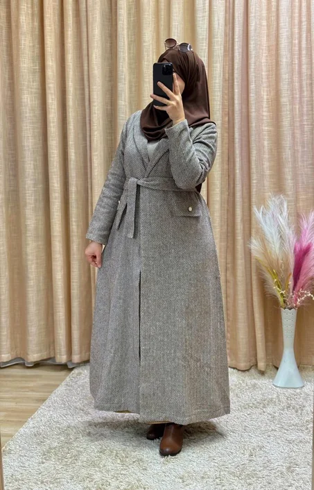 كاب طويل أنيق بثوب مستور ✨