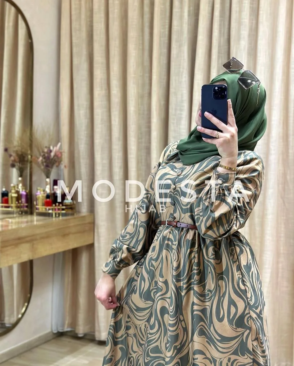 فستان "أميرة" بتصميمه الراقي