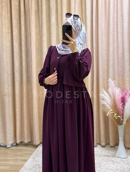 فستان من قطعتين بلمسة أنثوية راقية ✨