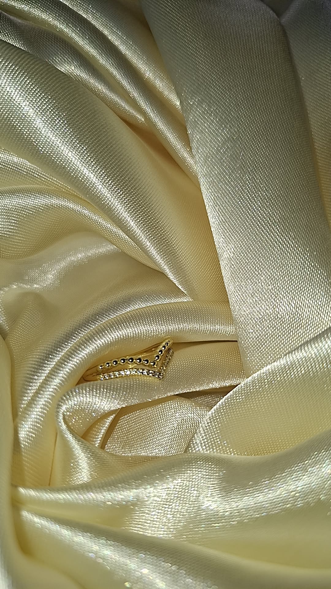 Bague dorée en forme de V, style chic et moderne, Finition dorée éclatante