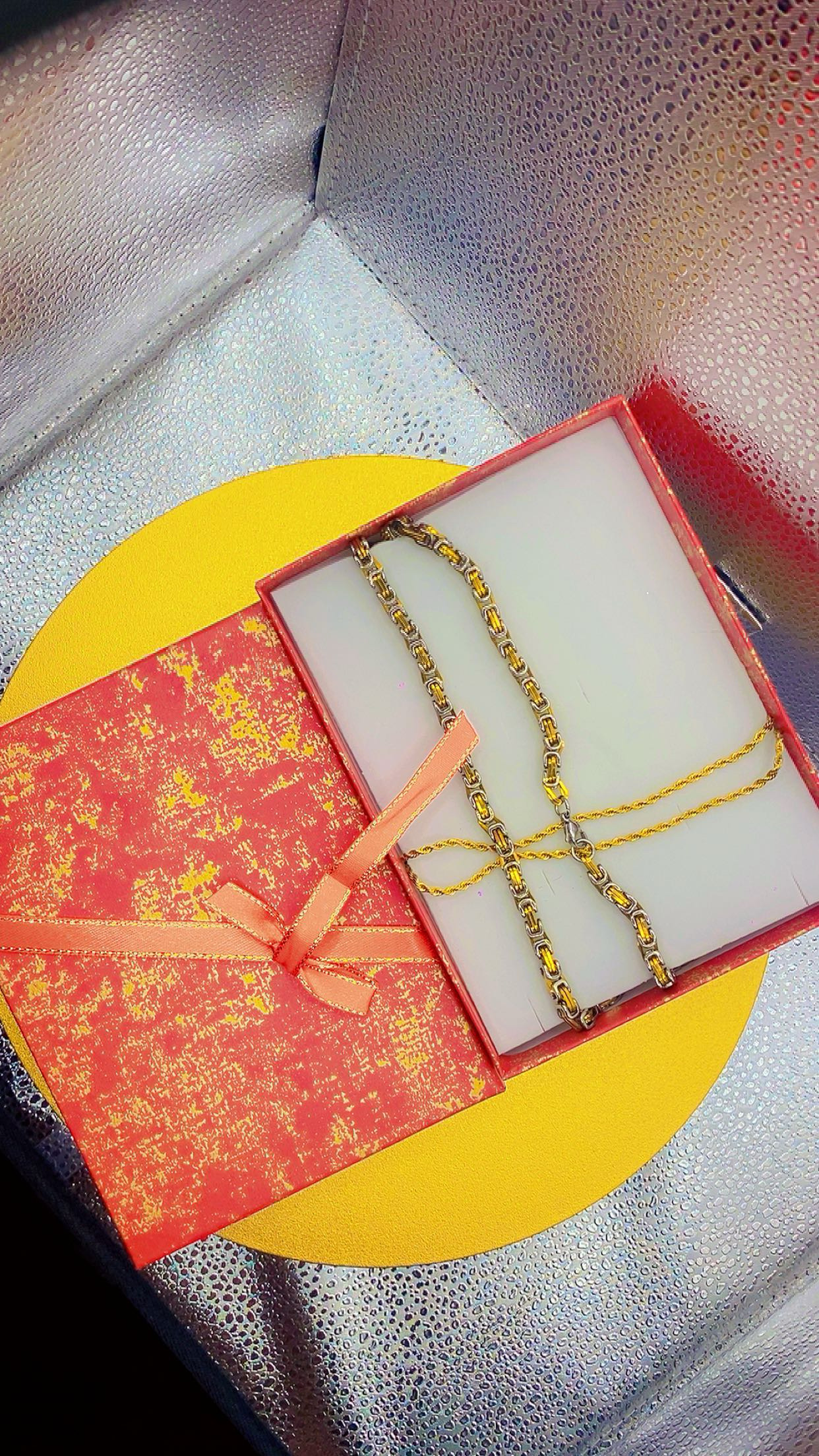 Collier et chaine de luxe pour hommes et femmes