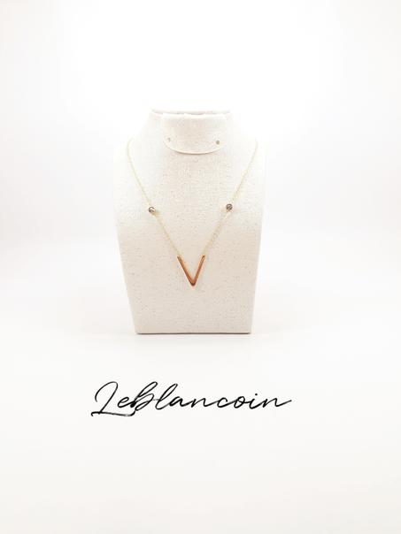 Collier  Triangle V Doré