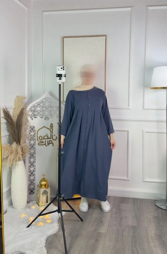روب الأناقة الهادئة… لأن راحتك تستحق أن تبدو فاخرة