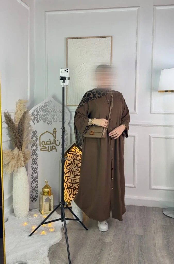 روب الأناقة الهادئة… لأن راحتك تستحق أن تبدو فاخرة