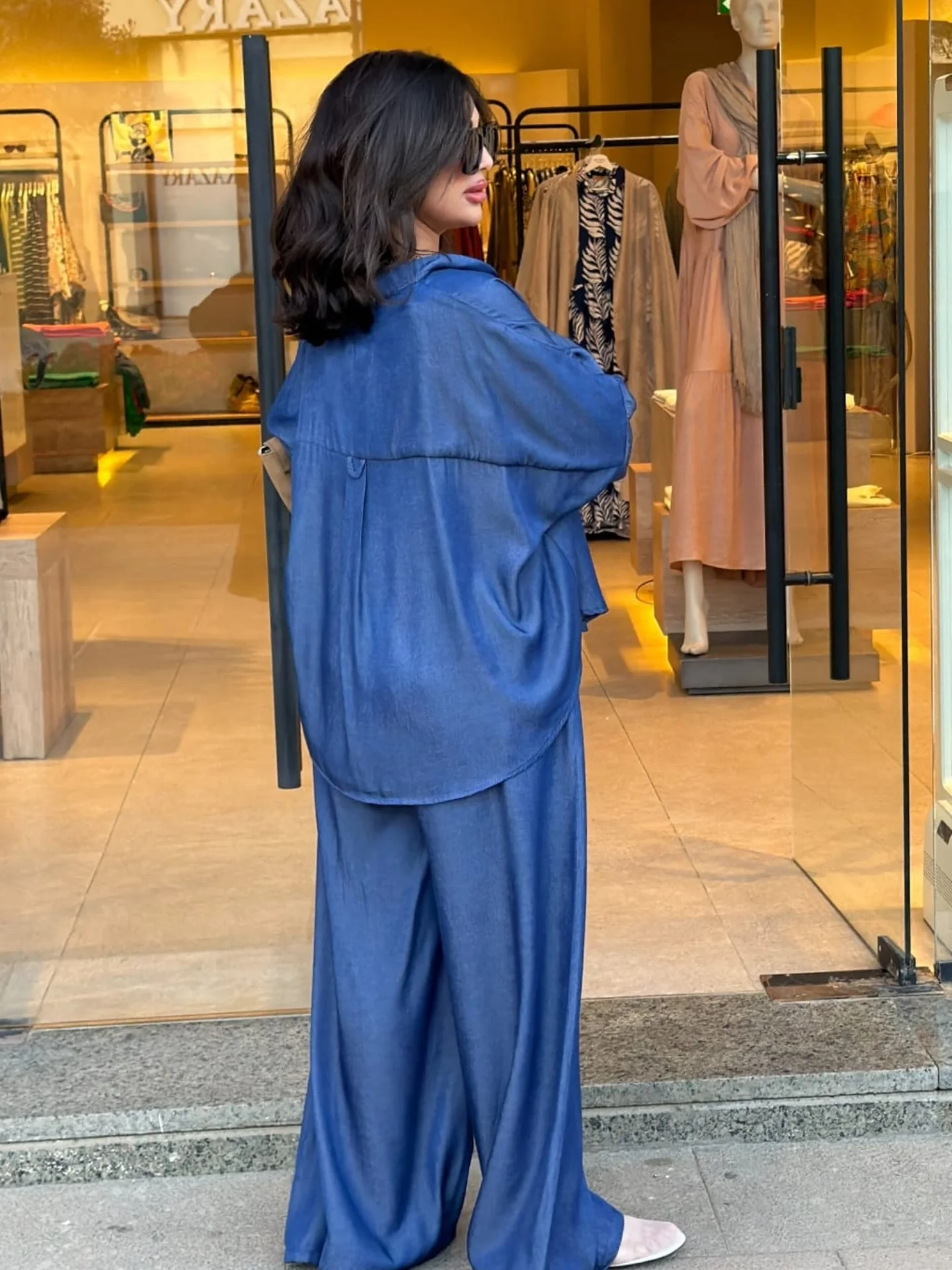 💙 طقم دنيم عصري… إطلالة كاملة بدون تفكير