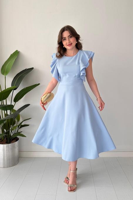 Robe en crêpe à volants sur les épaules