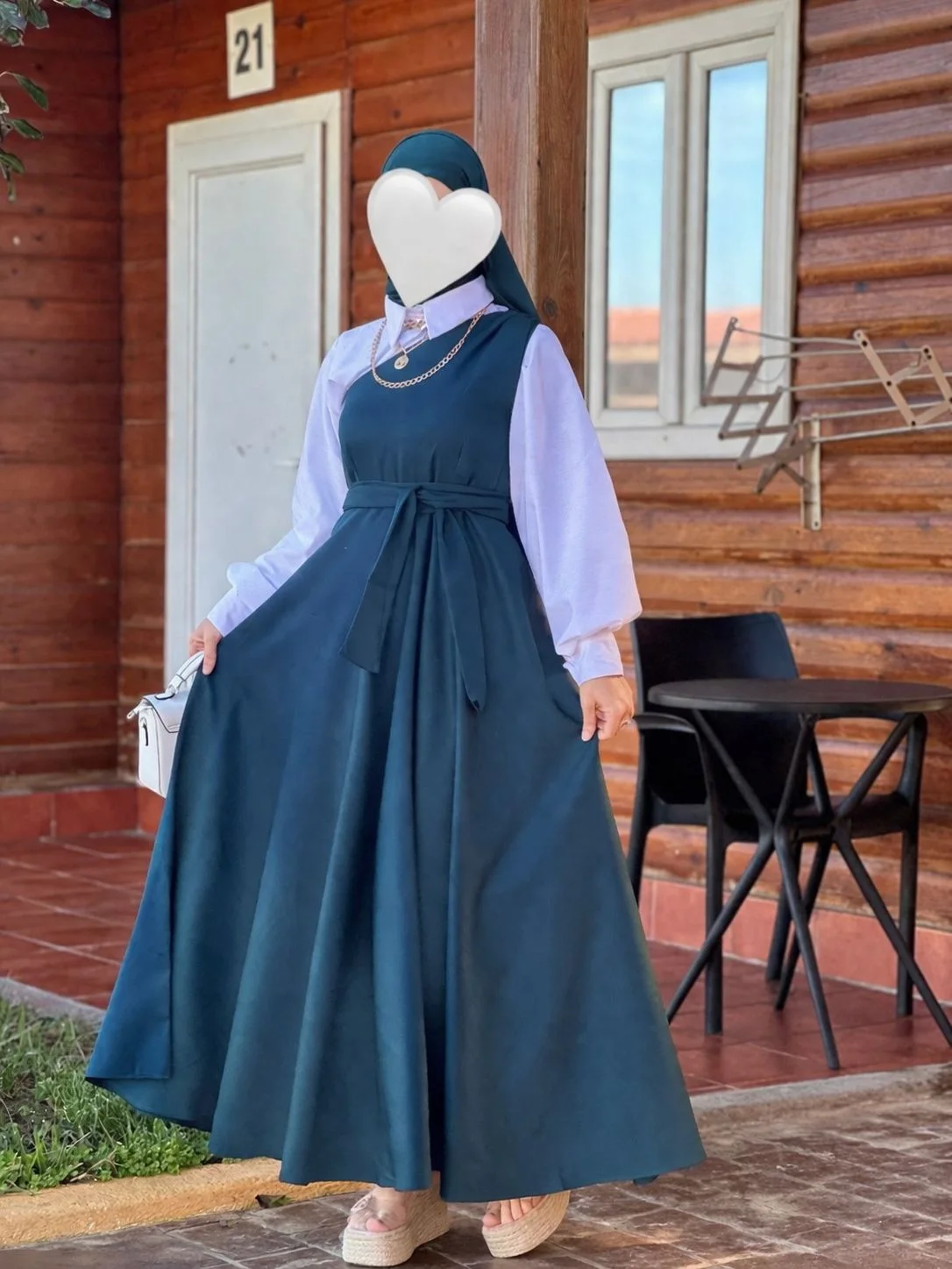 كامل في فستان واحد Outfit