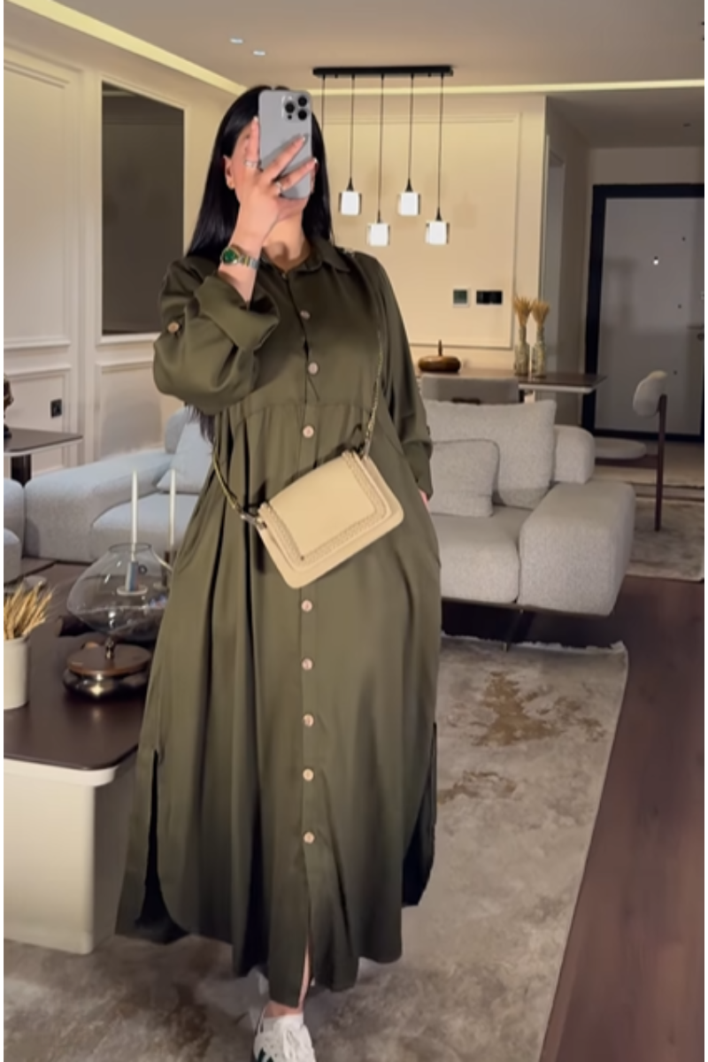 Une robe, mille styles... Porte-la en toute simplicité, de façon élégante et discrète, ou stylise-la à ta manière.
