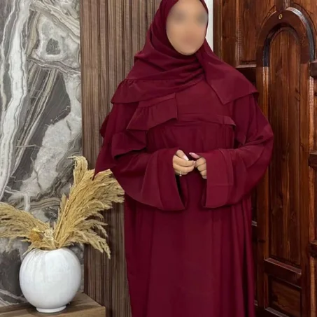 استعدي لرمضان🌙 مع طقم للصلاة من قطعتين عباية مع فولار🤩 صُممت لترافقك في كل صلاة وكل لحظة مع الحفاظ على راحتك وخفة حركتك.🏃‍♂سارعو بالطلب👇🏻 قبل انتهاء العرض و نفاذ الكمية⏳