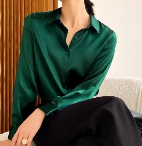 قميص ساتان أنيق للنساء لربيع وخريف 2025، جديد، بأكمام طويلة، بياقة قابلة للطي، تصميم كوري كاجوال واسع، مناسب للسيدات العاملات