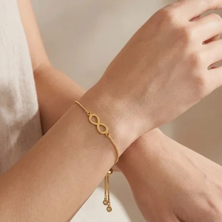 Infinity Pendant 18k Gold with Monica Chain