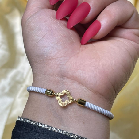 18K Gold Bracelet Cutting flower