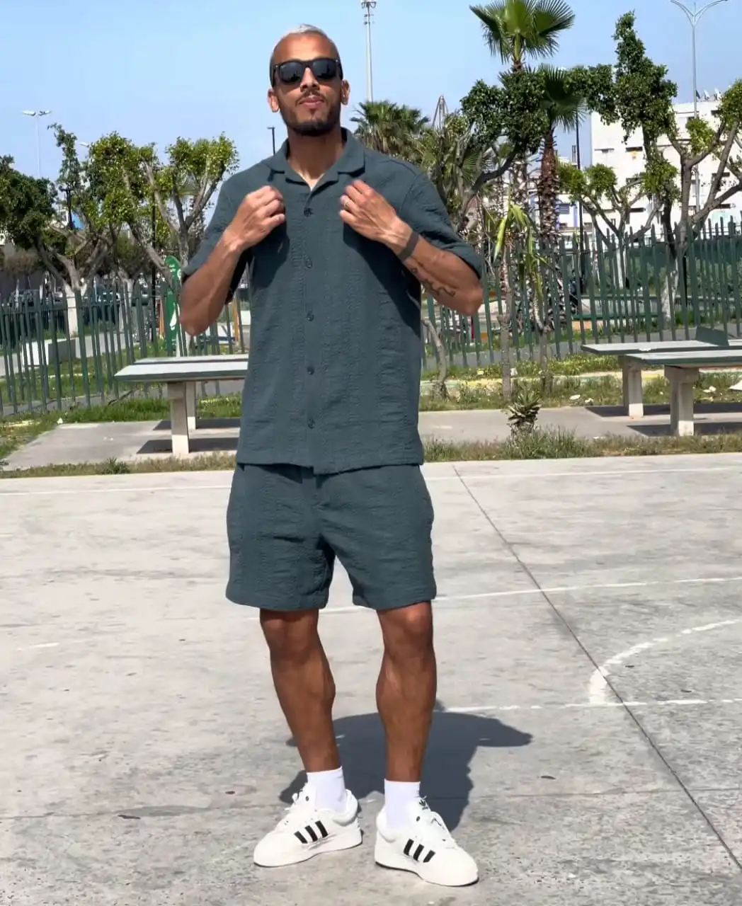 شورت وتيشيرت