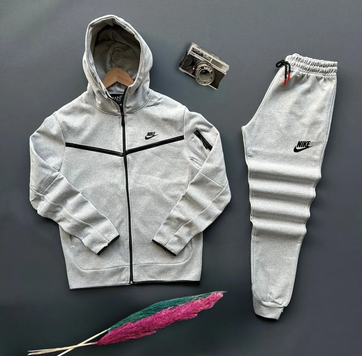 ENSSEMBLE NK GRIS