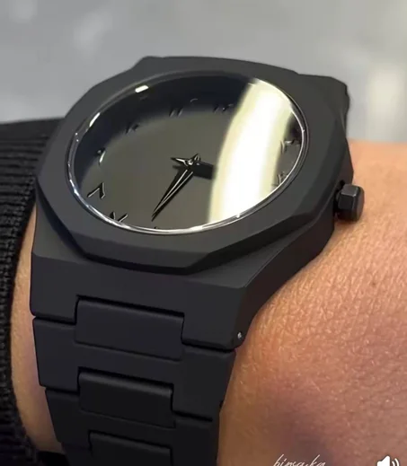 ساعة رجالية سوداء فاخرة