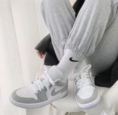 Jordan 1 Low Wolf Grey