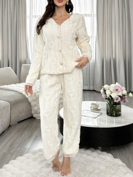 بيجامة نسائية فاخرة 🤍✨