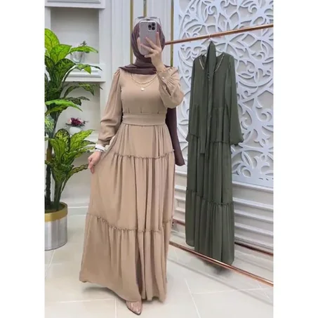 موديل تركي يسرق الأنظار