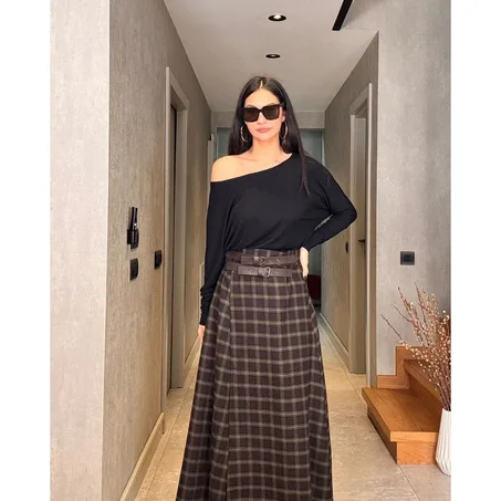 JUPE À CARREAUX AVEC FENTE 🤎🖤