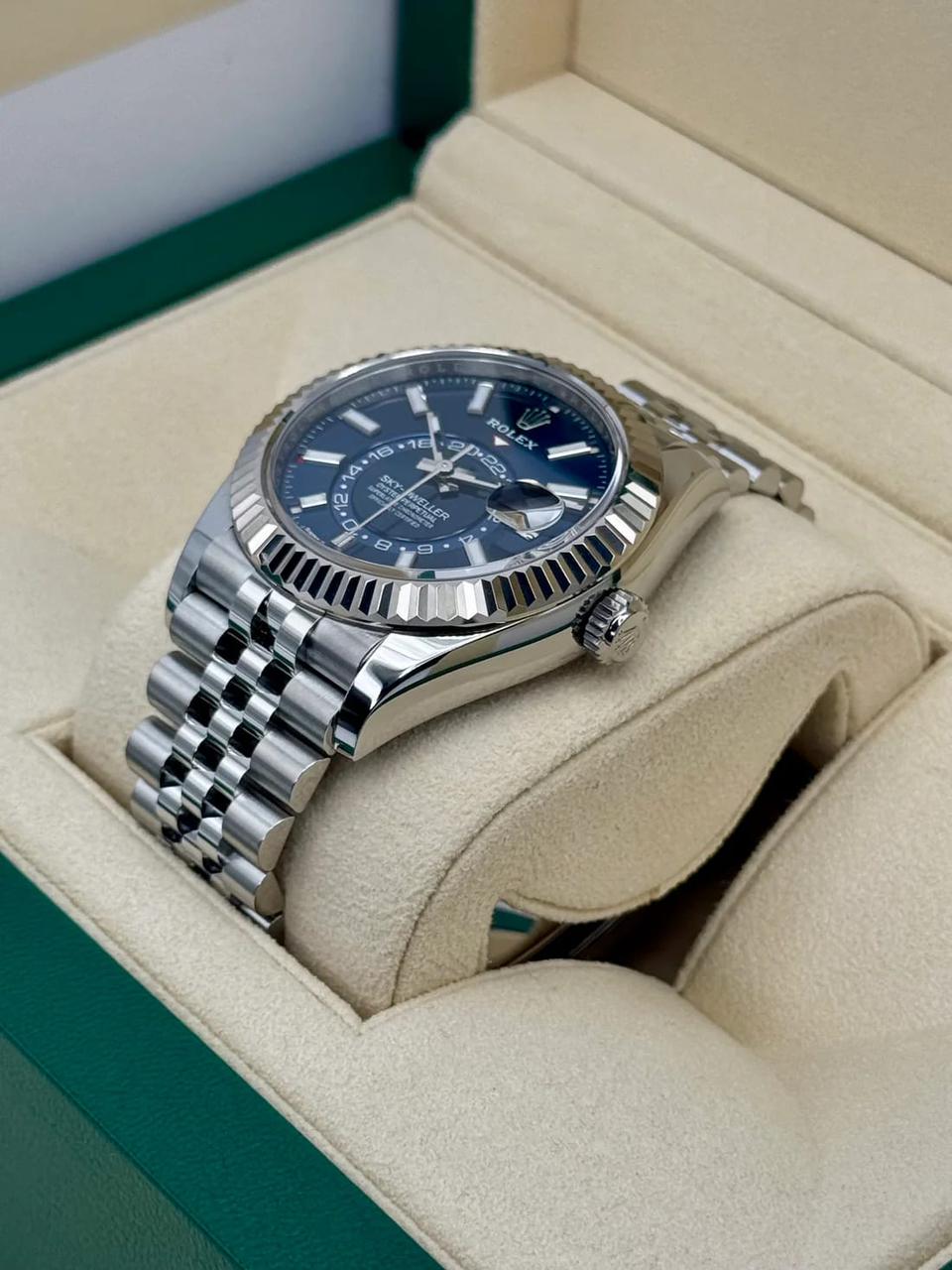 wristwatch