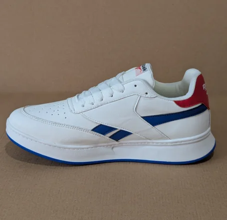 Sneakers ستايل ريبوك 👟