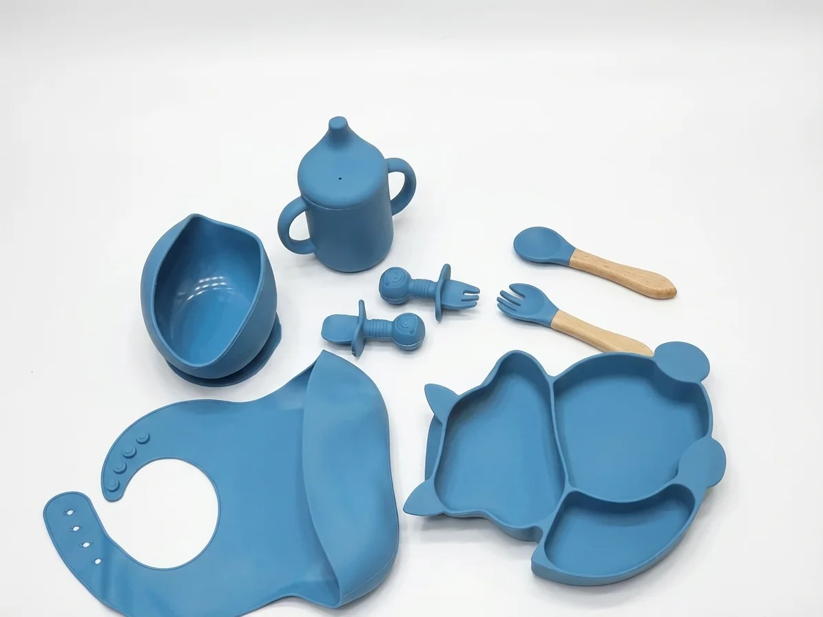 طقم طعام سيليكون آمن ومضاد للانزلاق