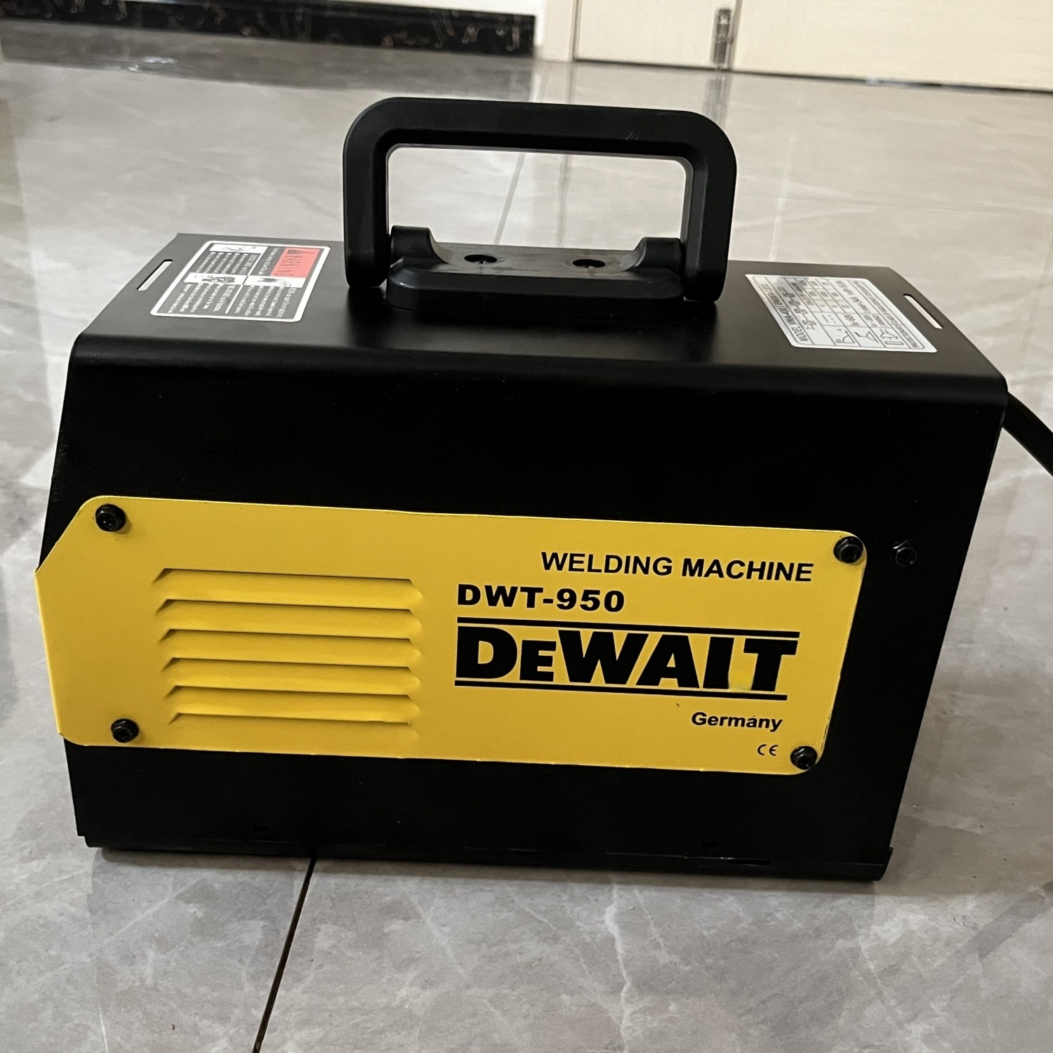 • ماكينة لحام امريكية 950 امبير DeWALT