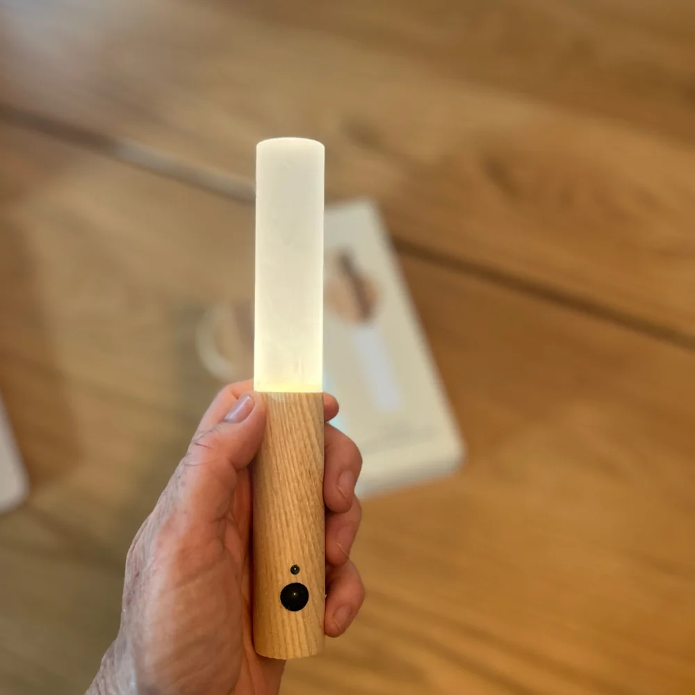 مصباح حائطي مغناطيسي بمستشعر حركة