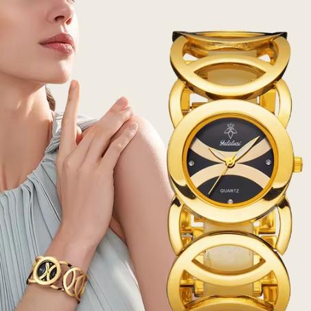 ساعة ذهبية مرصعة