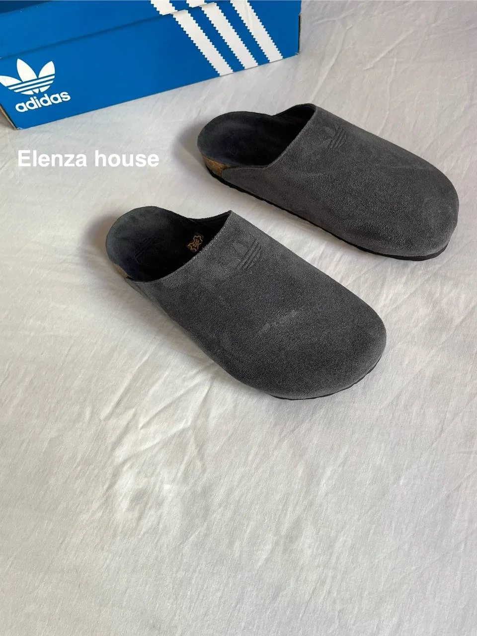 adidas gris+bleu ciel