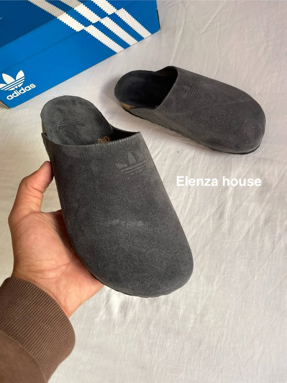 adidas gris+bleu ciel