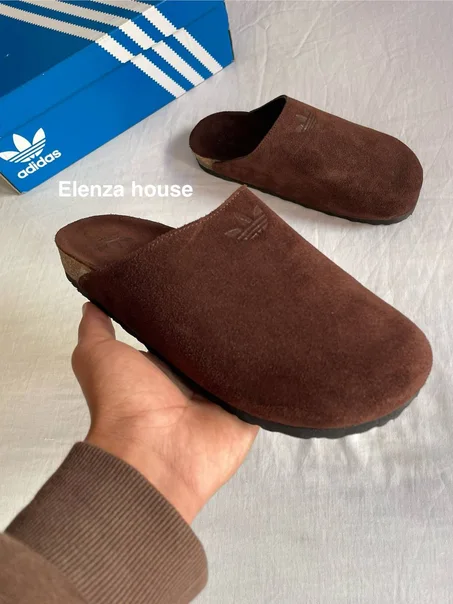 Adidas Mules Suede Comfort – Marron Chocolat (Unisexe)