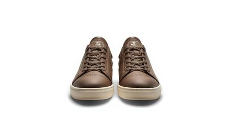 أحذية شبابية