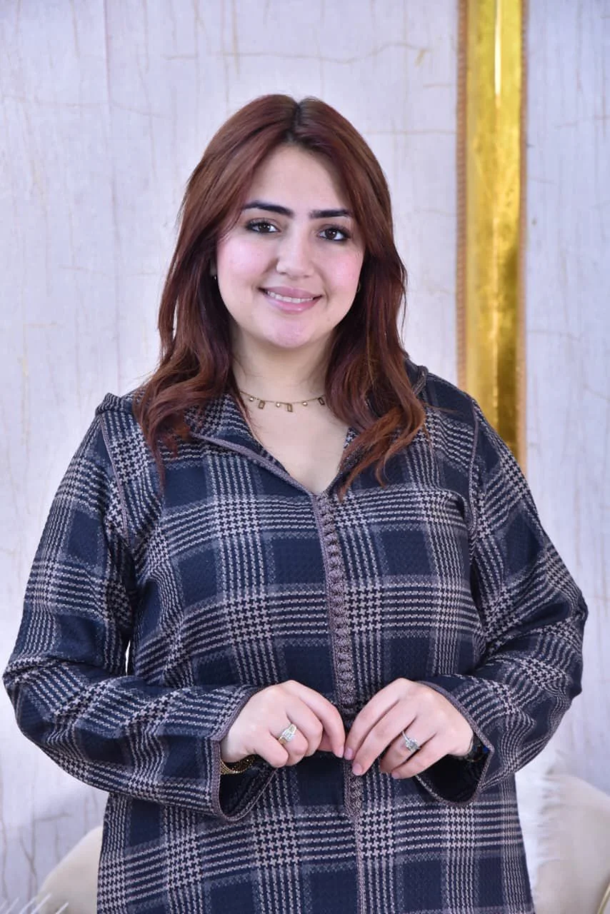 ! 💎جلابة شانيل للبرد Djellaba Hiver Chanel à Carreaux – Élégance et Chaleur