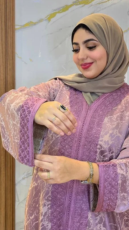 قفطان "الهمة والشأن" بثوب الكمخة الممتازة – رقي لا يحده زمان!