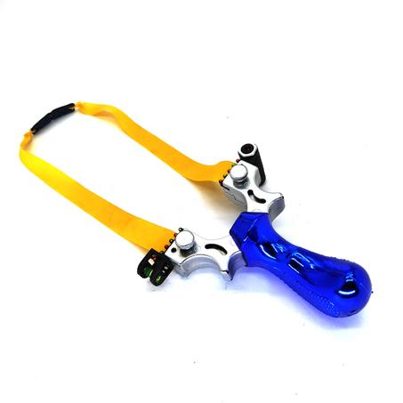 "مقلاع خفيف، دقيق، وسريع مع ضوء تحت الأحمر – الرماية الاحترافية بين يديك!"