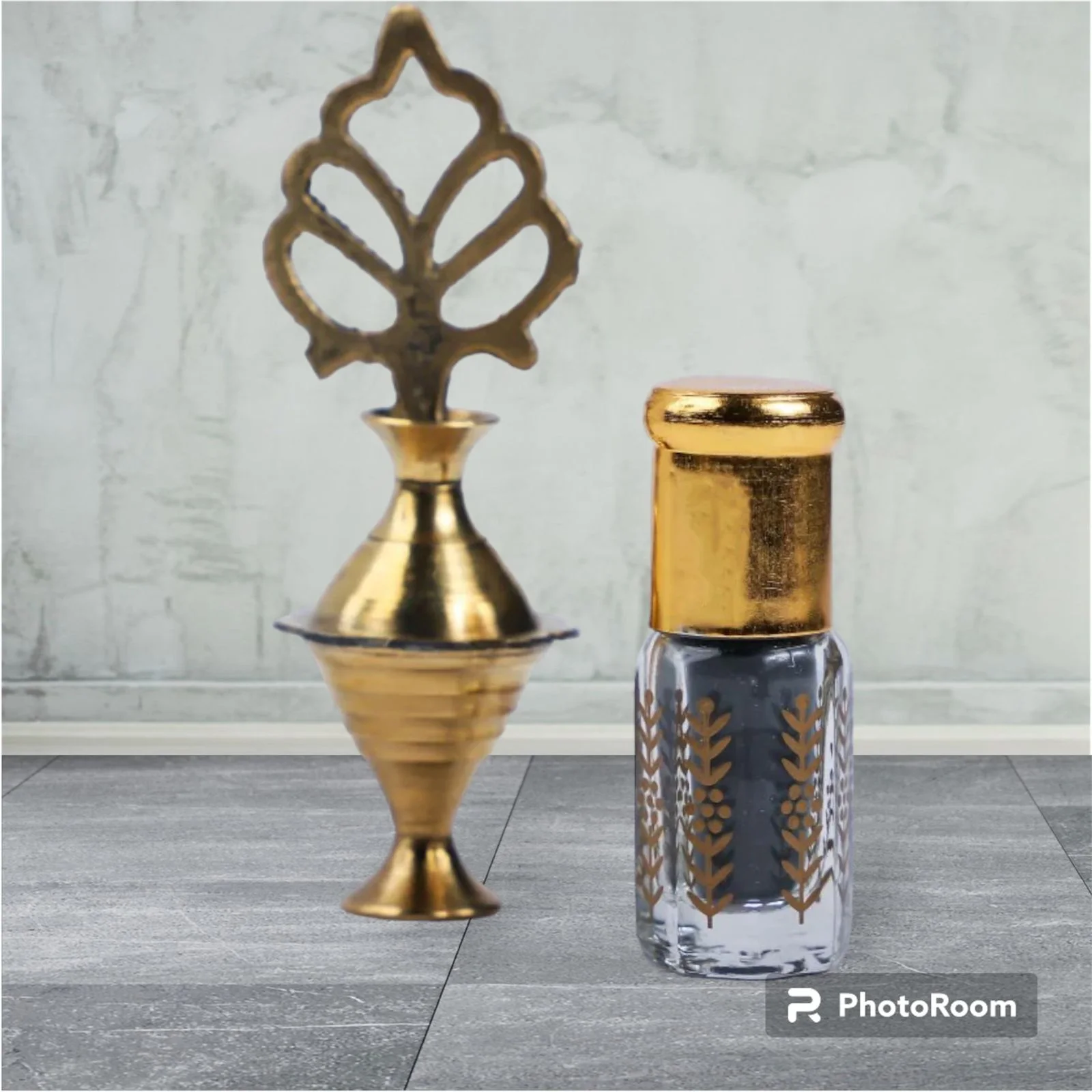 كحل الإثمد الأصفهاني الأصلي -بدون أي إضافات، وفرناه مرة ثانية مع مكحلة نحاسية مجانية!