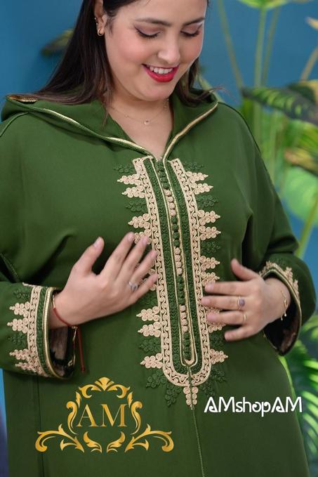 جلابة بالبرودري عين و عقدة بخدمة المعلم شي حاجة مديراش