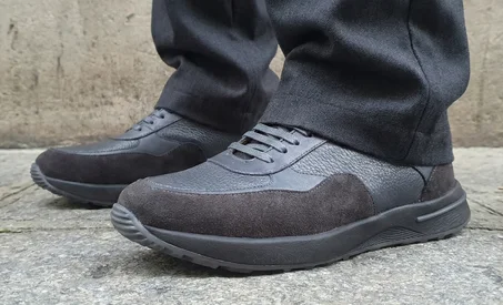 Baskets noires garnies en daim