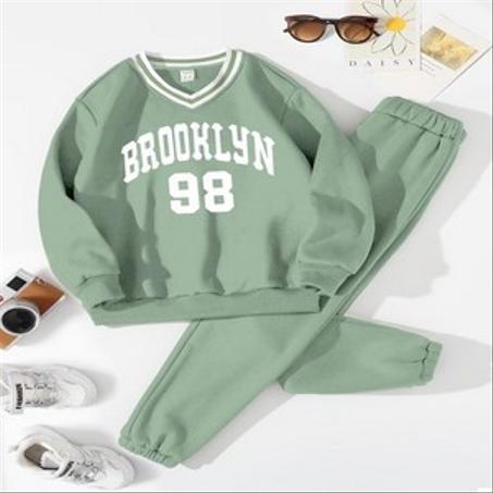 ملابس الأطفال