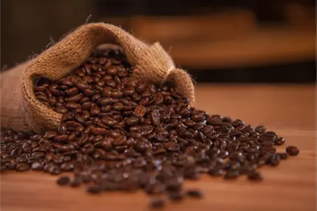 حبوب القهوة المحمصة