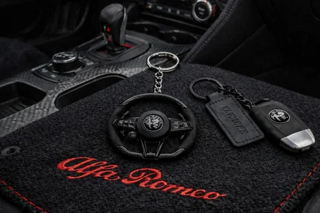 PORTE CLE VOLANT ALPHA ROMEO