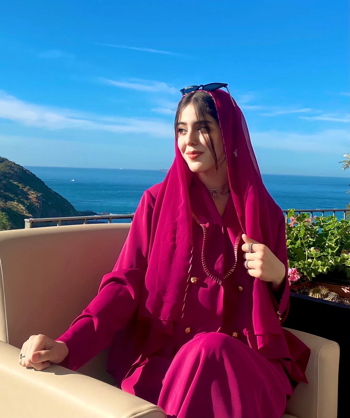 Khamrah pink abaya + Châle